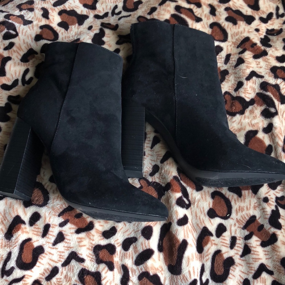 JUSTFAB “WHINETTA” Black Block Heel Bootie